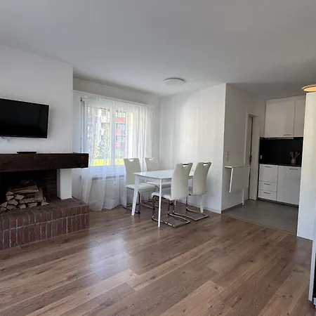 Laret 6-11 By Interhome