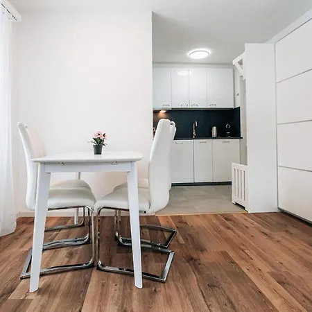 Daire Laret 6-11 By Interhome