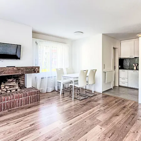 Laret 6-11 By Interhome Daire Laax